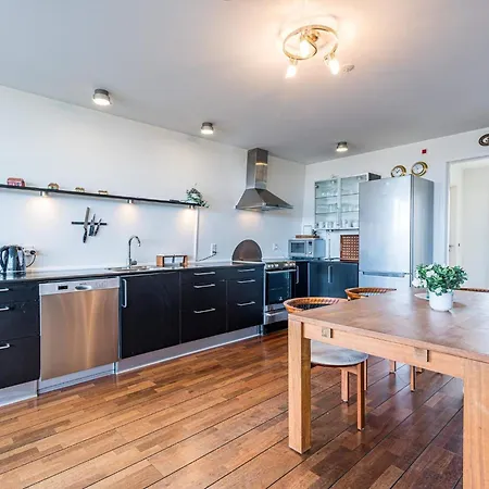 6 Person In Hemmet-by Traum Hemmet