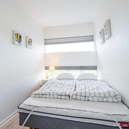 6 Person In Hemmet-by Traum * Hemmet